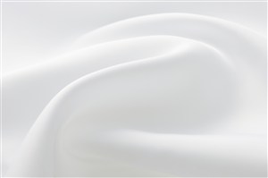 白色有褶皱的绸缎特写高清图片