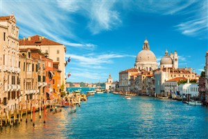 高清水上威尼斯风景画