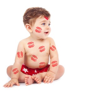 满身红色唇印的宝宝高清图片