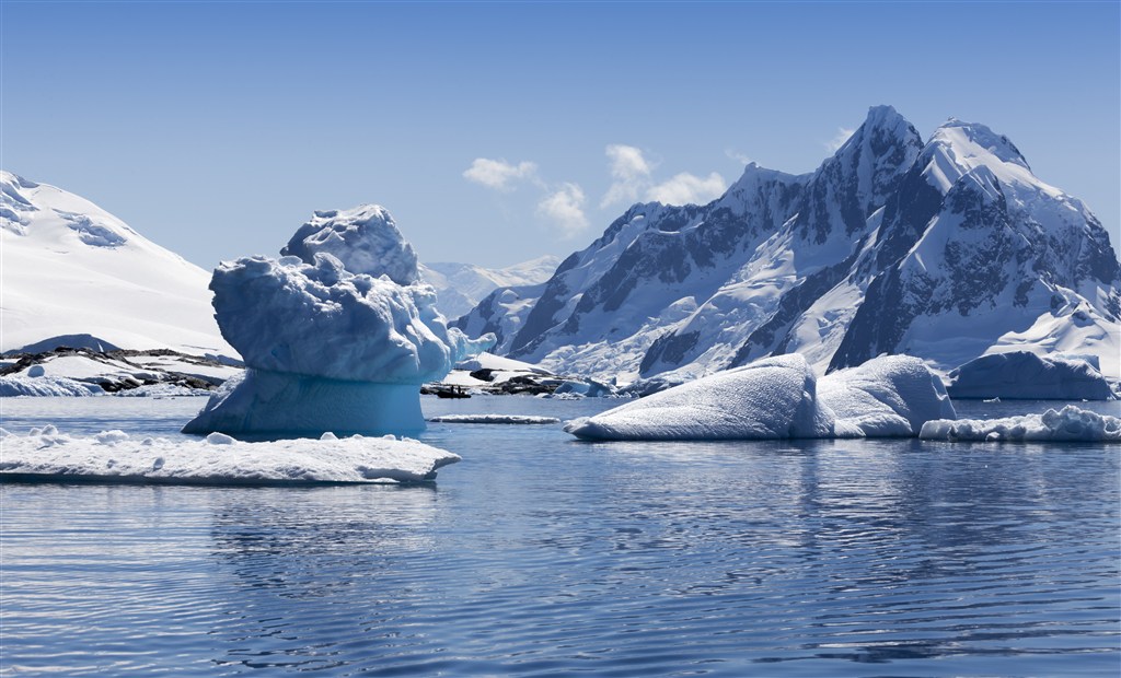 唯美高清雪山海景冰川风景图片