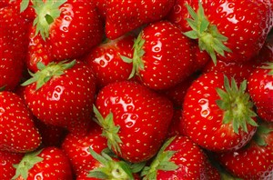 许多草莓组成的背景