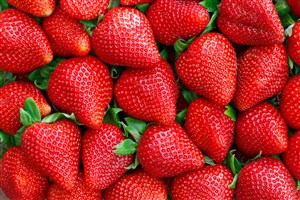 唯美新鲜的草莓图片