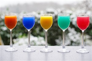 彩色鸡尾酒果汁饮料图片