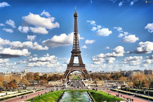 蓝天白云旅游自然巴黎铁塔城市背景图片