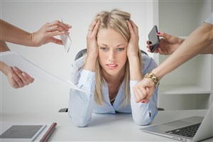 伤心绝望的女人表情图片-0005