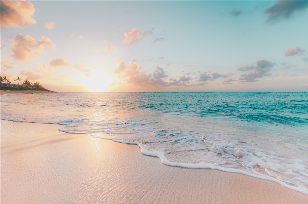 蓝色户外休闲旅游度假日出日落沙滩海边