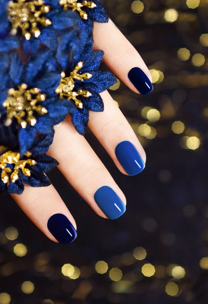 蓝色花朵装饰纯色蓝色普兰美容美甲指甲图片
