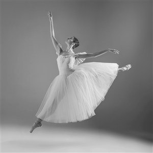 黑白照片现代舞美女图片