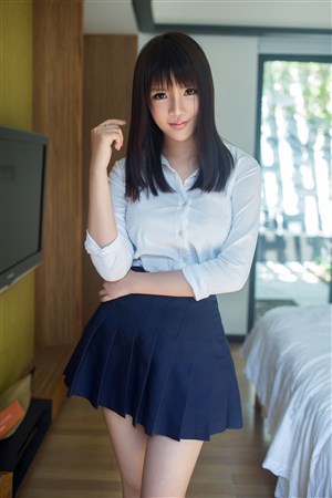 穿超短裙的韩国极品美女