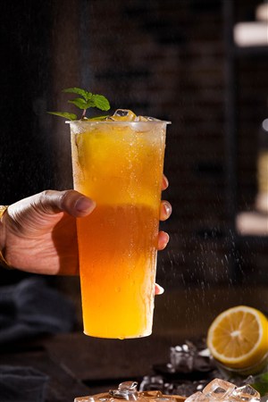 茶餐厅冷饮图片-鲜橙汁