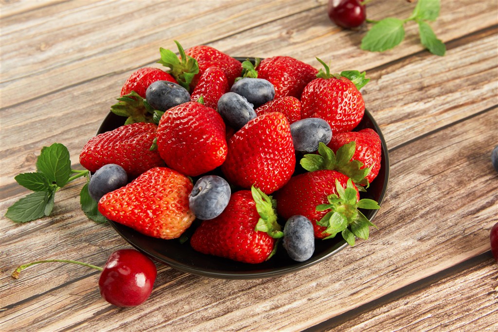 夏季水果草莓美食