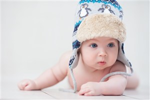 戴帽子的可爱宝宝图片