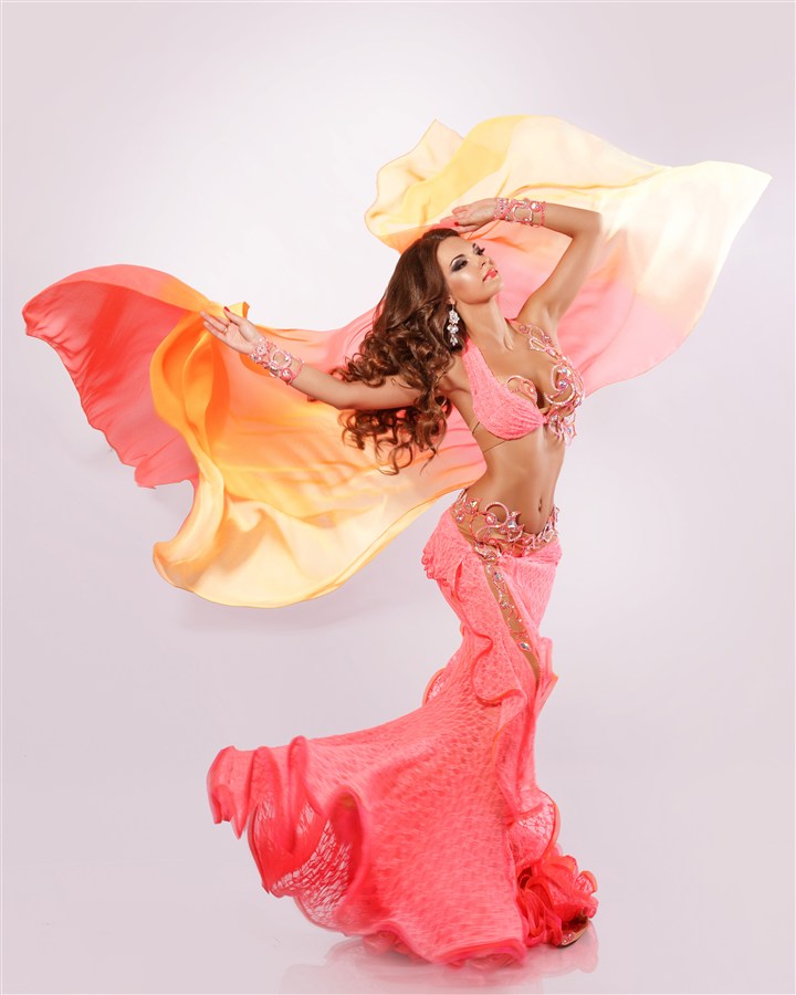 翩翩起舞印度美女图片