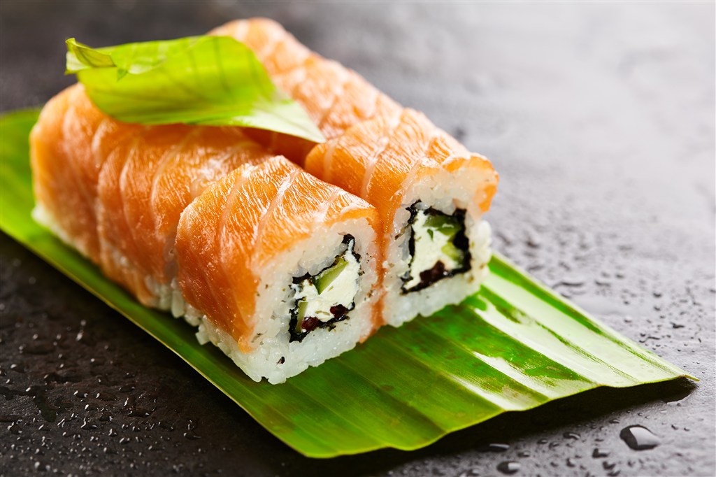 美味可口的三文鱼日本料理高清