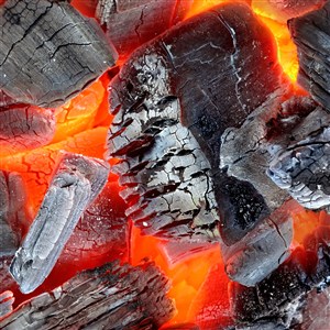 燃烧的木炭细节特写高清摄影图