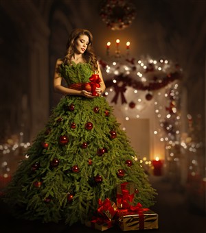 穿着绿色圣诞树装扮外国美女模特高清摄影图片