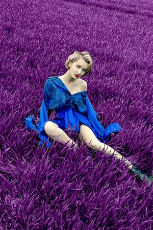 紫色植物欧美蓝裙子美女