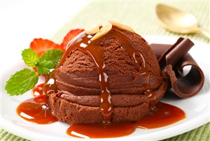 巧克力奶油冰淇淋球